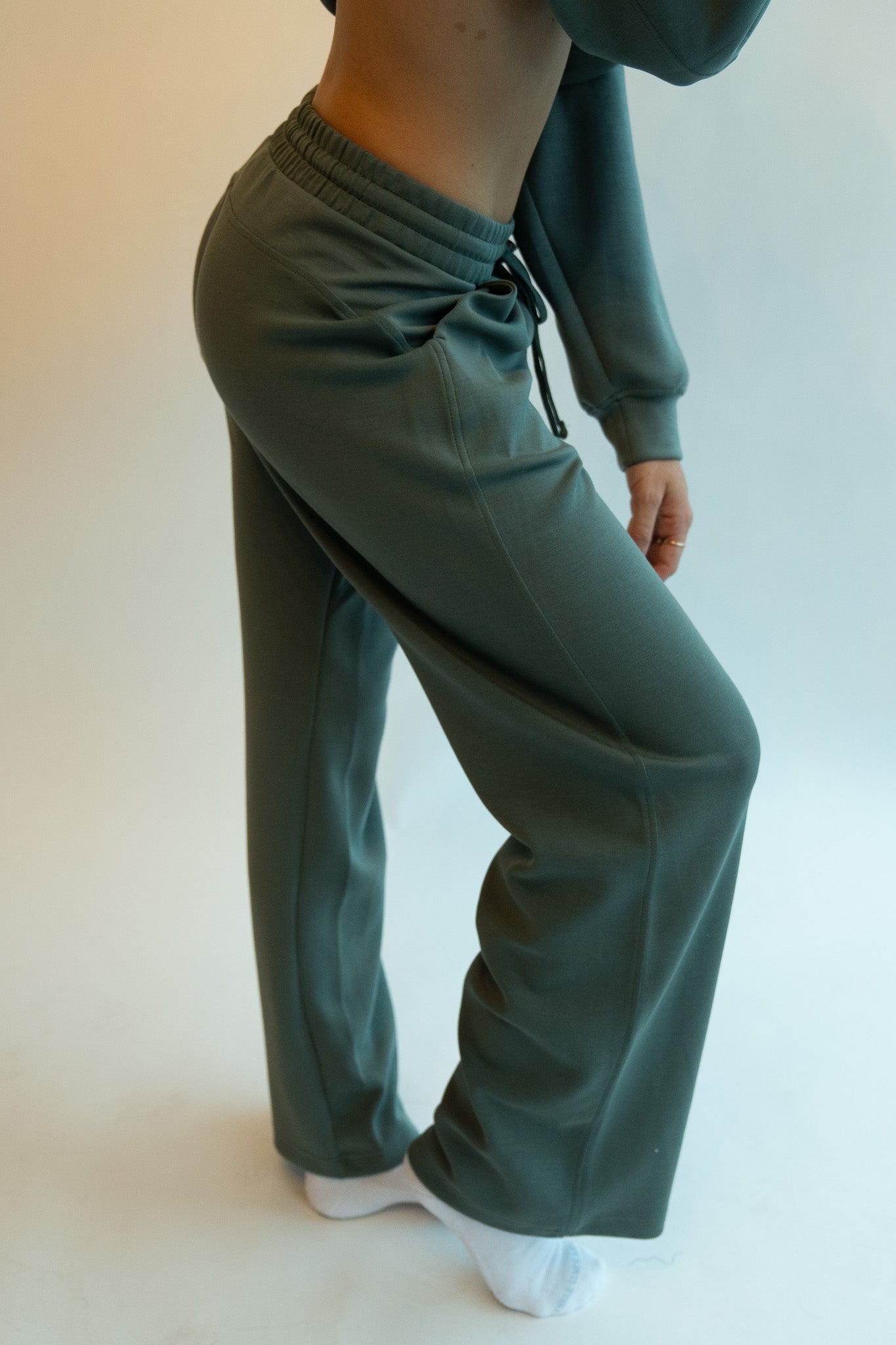 Airy Sweatpants - Forest Green